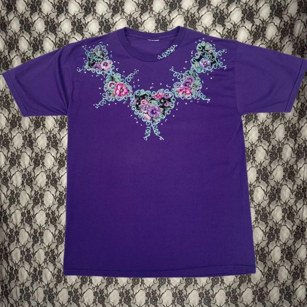 90s quirky art teacher grandma style glitter appliqué tee